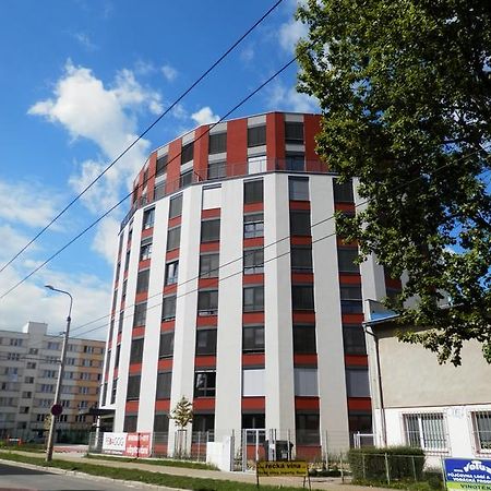 Ubytovaci Zarizeni Koleje Pedagog Ceske Budejovice Luaran gambar